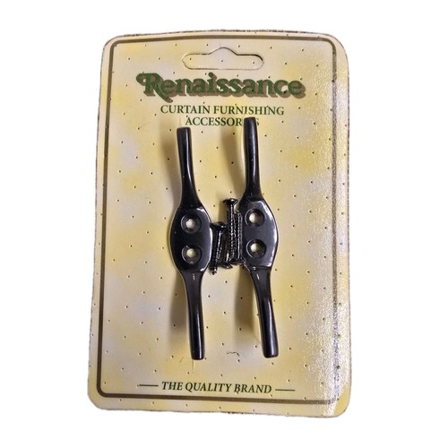 Black cleat hooks retail - black,
